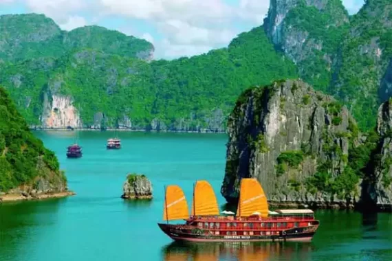 VIETNAM-CAMBODIA-HOLIDAY-PACKAGES Halong Bay