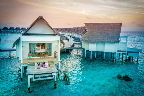 CENTARA-GRAND-ISLAND-MALDIVES-overwater-villa-view-oceans