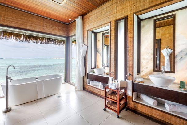 CLUB-MED-KANI-MALDIVES-bathroom-ocean-views