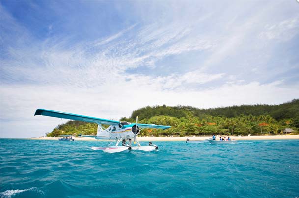 MALOLO-ISLAND-tranfer-float-plane-Fiji-holiday