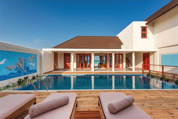 VARU-MALDIVES-giant-villa-pool