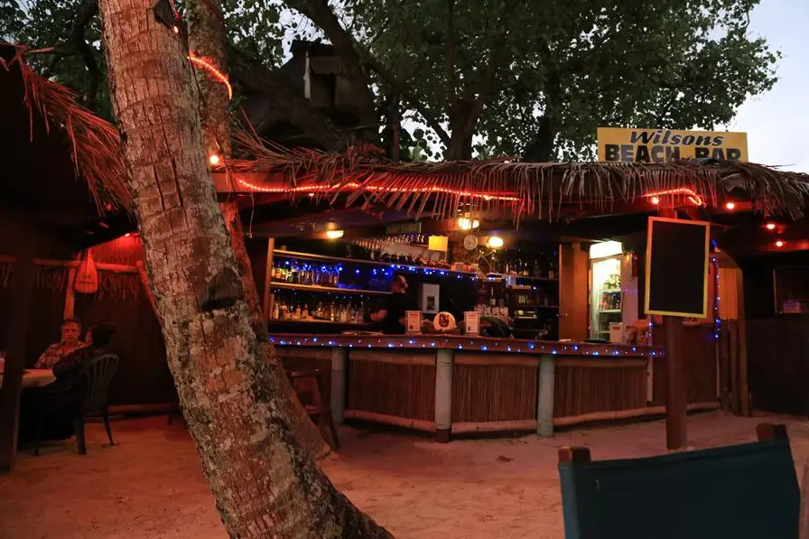 COOK-ISLANDS-Castaway-Resort-Wilson-s-Beach-Bar