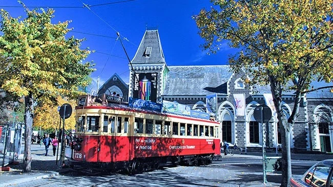 SOUTH-ISLAND-Christchurch-Tram-2