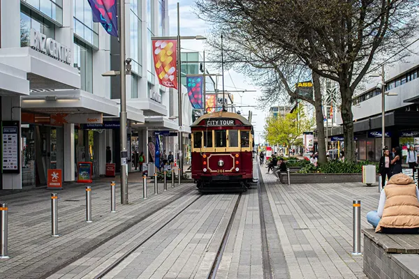 SOUTH-ISLAND-Christchurch-Tram