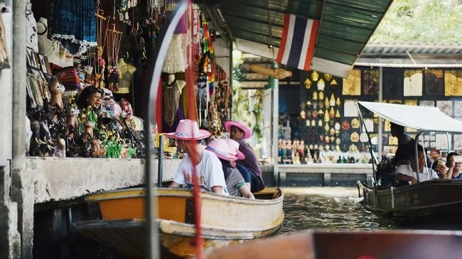 THAI-GULF-Bangkok-Floating-Market