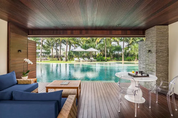 COMO-UMA-CANGGU-BALI-HOLIDAY-PACKAGE- Lagoon-Pool-Residence-one-bedroom