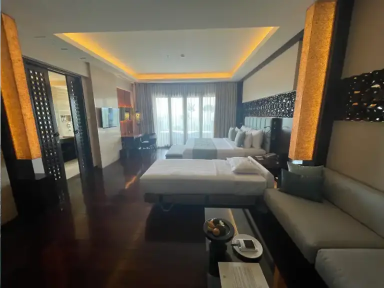 SEMINYAK BEACH RESORT King Bed Ocean View