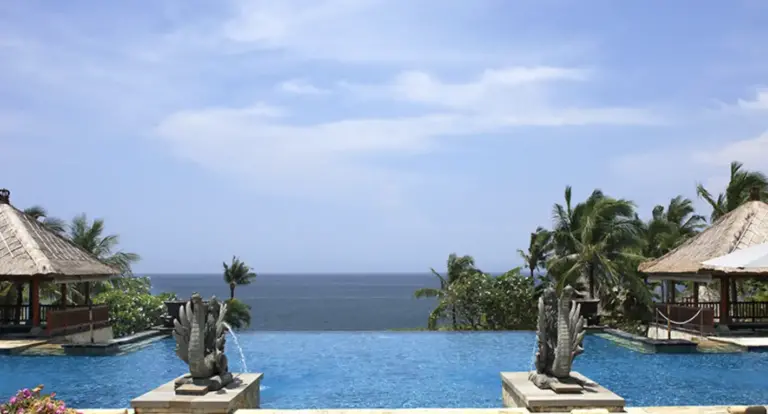 AYANA Resort Bali swimming pool with oecan view