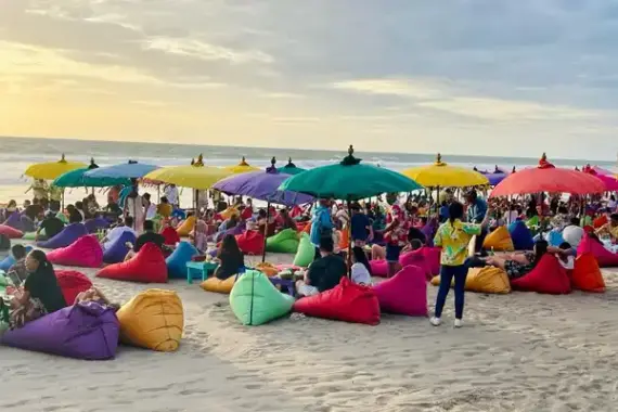 KUTA BALI bean bags on beach