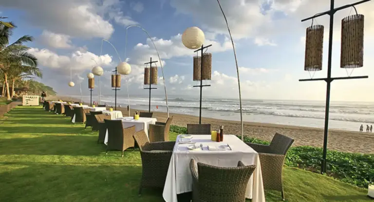 THE SAMAYA SEMINYAK beach dining table