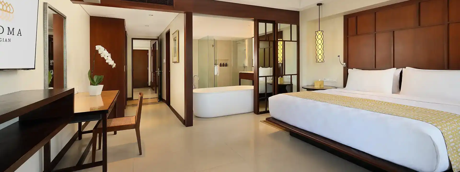 2-BEDROOM BALCONY SUITE Padma Resort Legian king bed