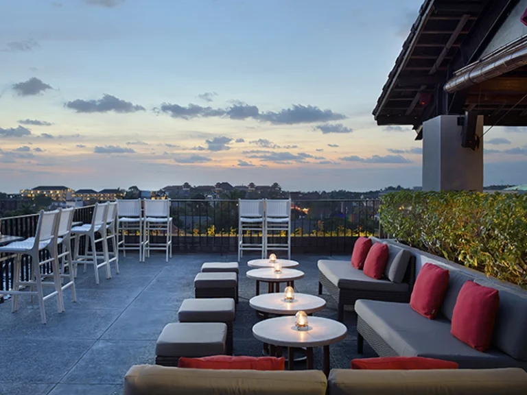 CROSS-PAASHA-SEMINYAK-BALI-HOLIDAY-PACKAGES-chillout-image