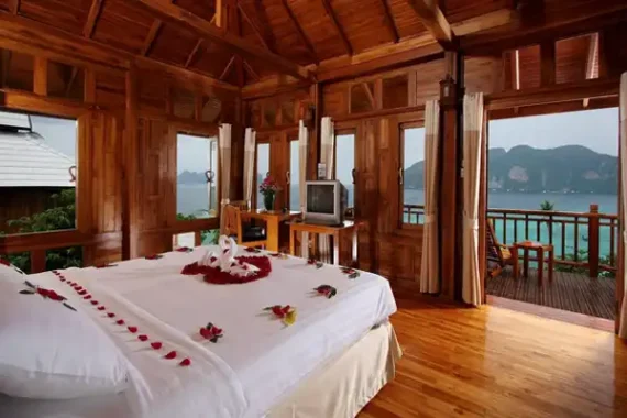 PHI PHI ISLAND holiday destination