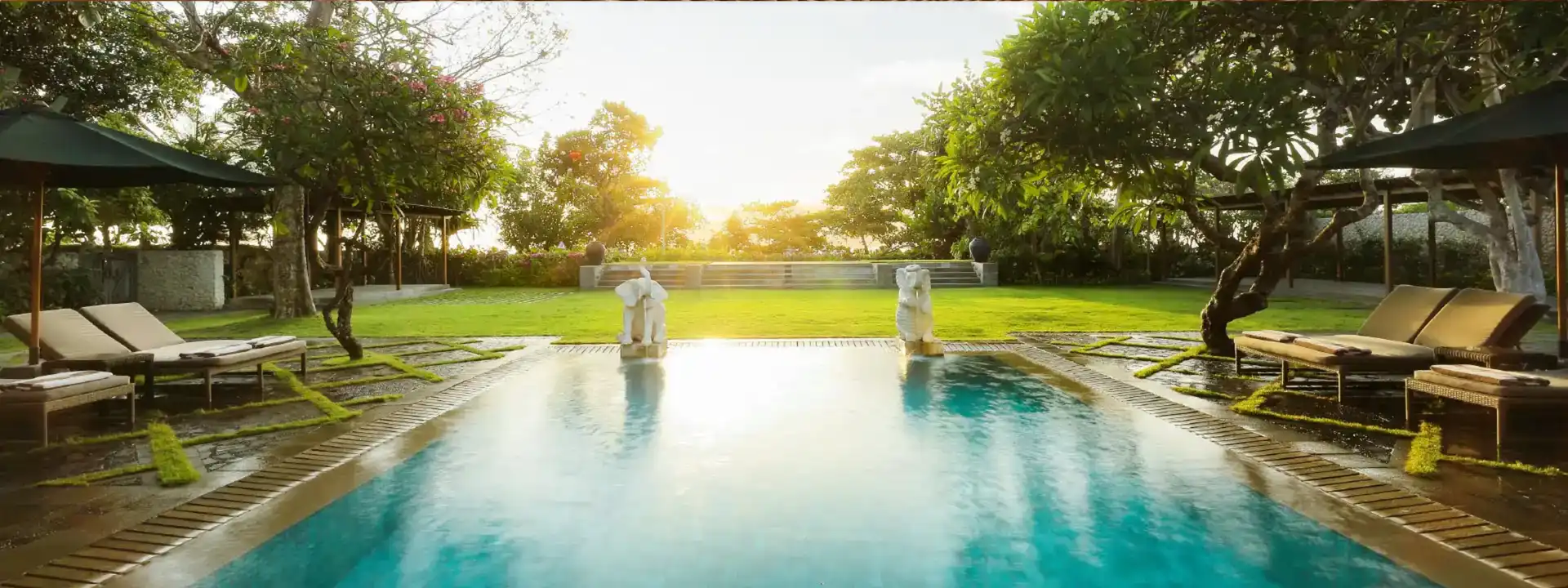 PRESIDENTIAL SUITE Padma Resort Legian pool