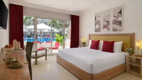 BLU ZEA Deluxe Ground Floor king bed pool view