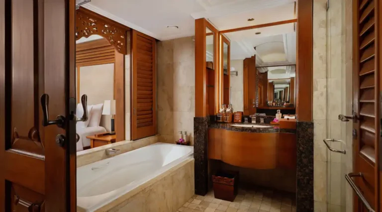 NUSA DUA BEACH HOTEL PREMIER_ROOM_BATHROOM_02