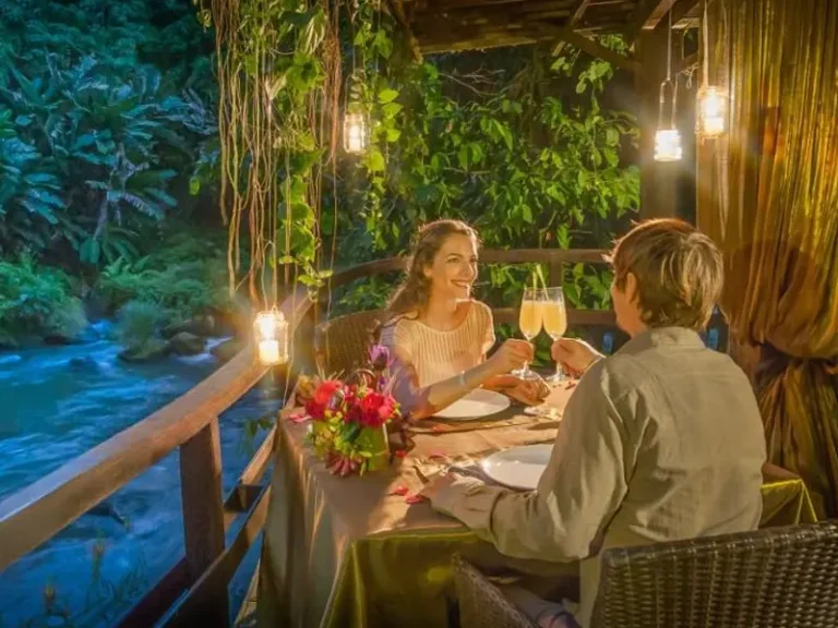 BALI-FIVELEMENTS-RETREAT-HOLIDAY-PACKAGE-evening-dining-image