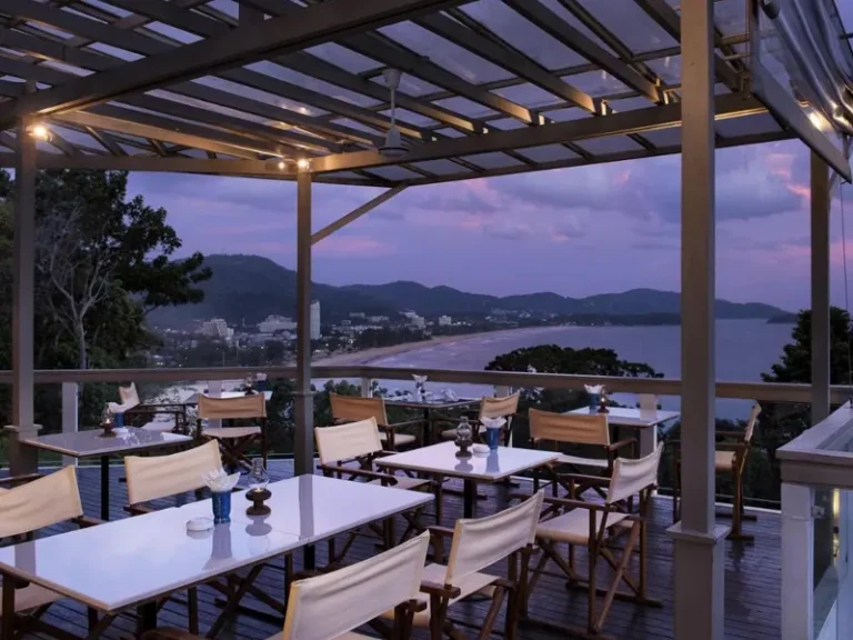 THAILAND-CENTARA-VILLAS-PHUKET-holiday-deal-restaurant-evening-image