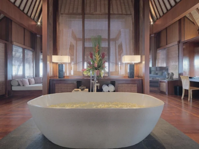 LEGIAN-SEMINYAK-BALI-HOTEL-bathroom-image