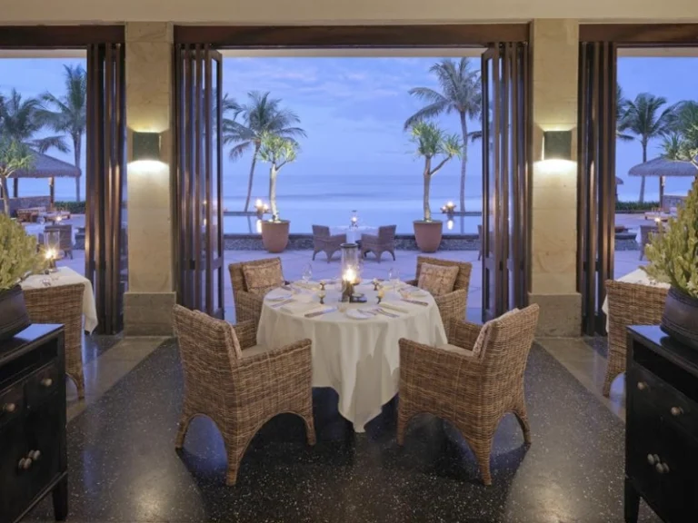 LEGIAN-SEMINYAK-BALI-HOTEL-dining-image