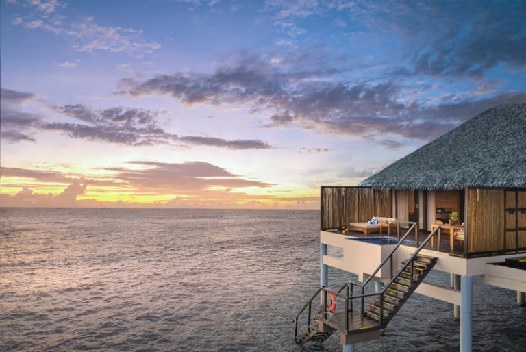 ADAARAN VADOO PRESTIGE overwater villa