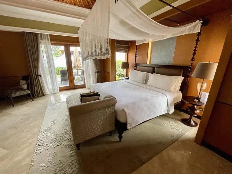 AYANA Uluwatu Villas four poster bed