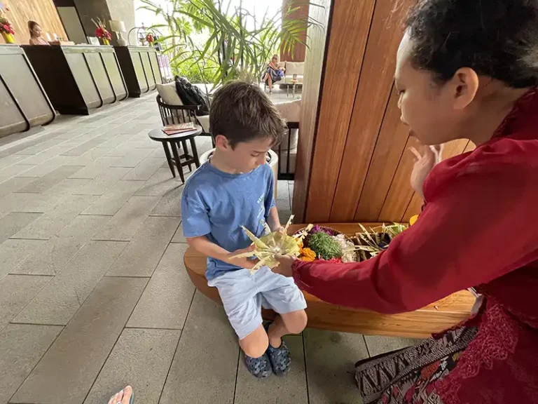 Holiday Inn Canggu boy makes Balinese offering