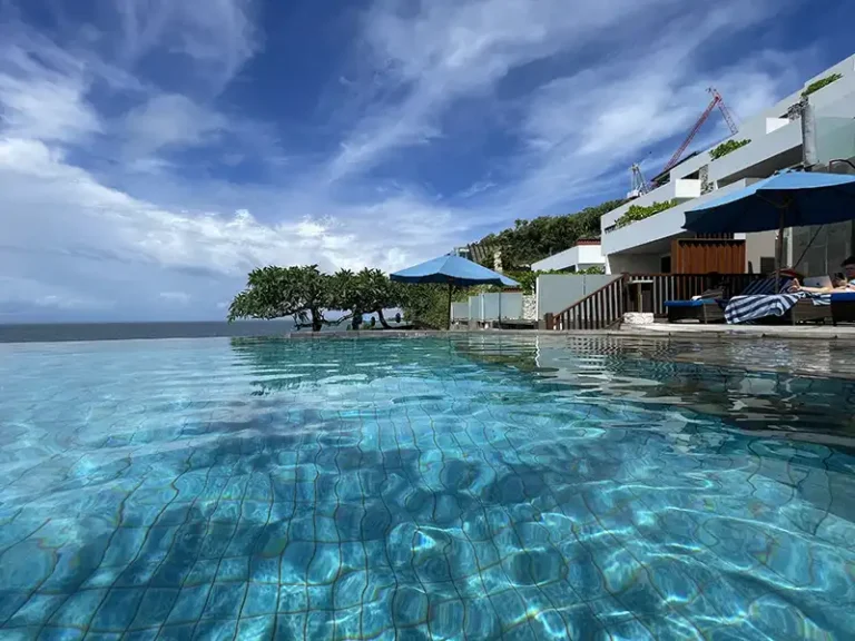 ULUWATU BALI Anantara pool